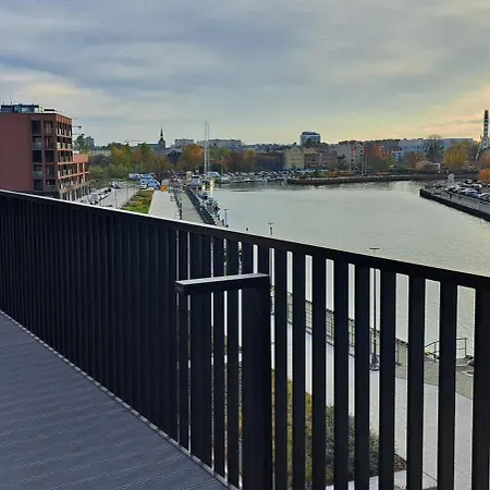 No 235 公寓 *
